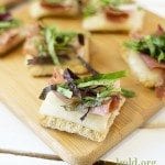 Proscuitto and Mixed Greens Triscuit Cracker1square