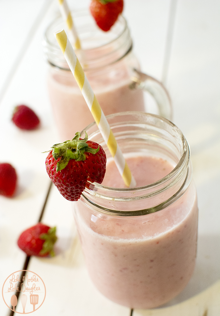 strawberry pina colada smoothie - like mother like daughter