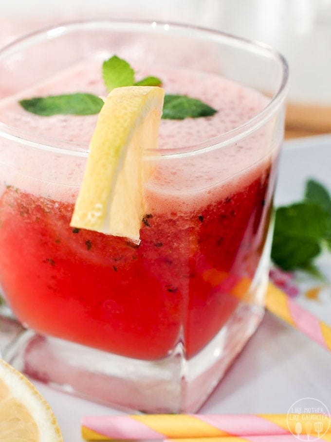 Watermelon mint splash is the most refreshing, cool drink for your summer. So cool, so minty, and so delicious. Only 5 ingredients and easy to make.