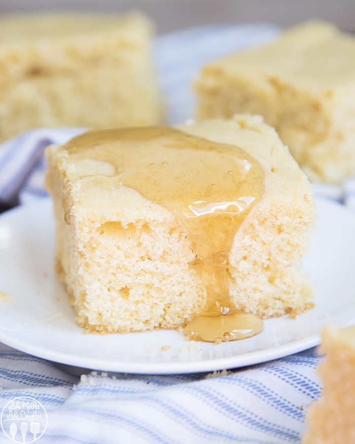 This sweet corn bread is a perfect soft, moist and fluffy corn bread, that can be made in just 30 minutes!