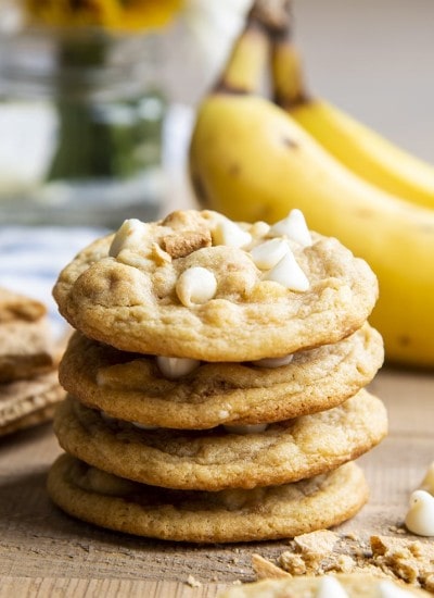 A stack of banana cream pie cookies.