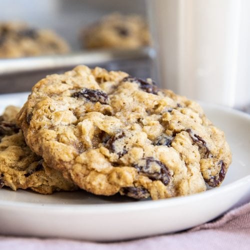 https://lmld.org/wp-content/uploads/2013/09/Oatmeal-Raisin-Cookies-for-two-6-500x500.jpg