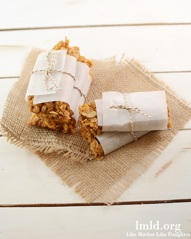 Top view of peanut butter and honey bunches of oats granola bars.