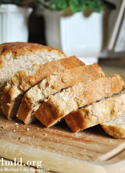 Front view of slices of what oat bread.