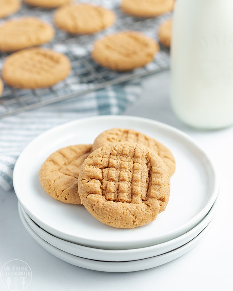 Flourless Peanut Butter Cookies are a perfect soft and chewy peanut butter cookie