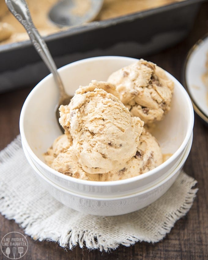 Pumpkin Pie Ice Cream - Like Mother Like Daughter