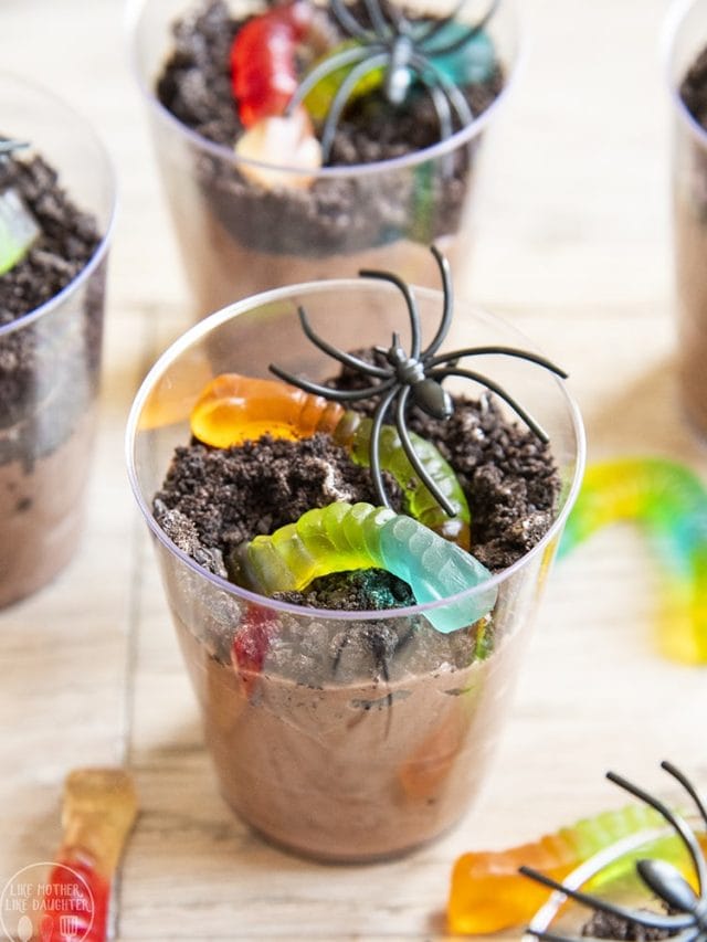 Halloween Dirt Cups – Like Mother, Like Daughter