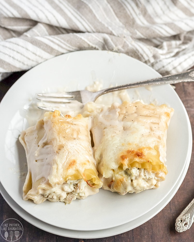 Cheesy Chicken Alfredo Roll Ups