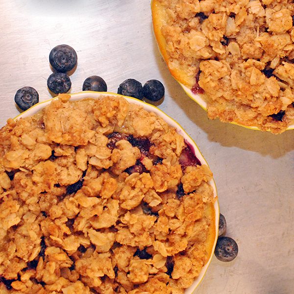 Blueberry Custard Crumb Tarts, perfectly blueberry sweet custard filling tarts topping with a crunchy crumb and just right for two.