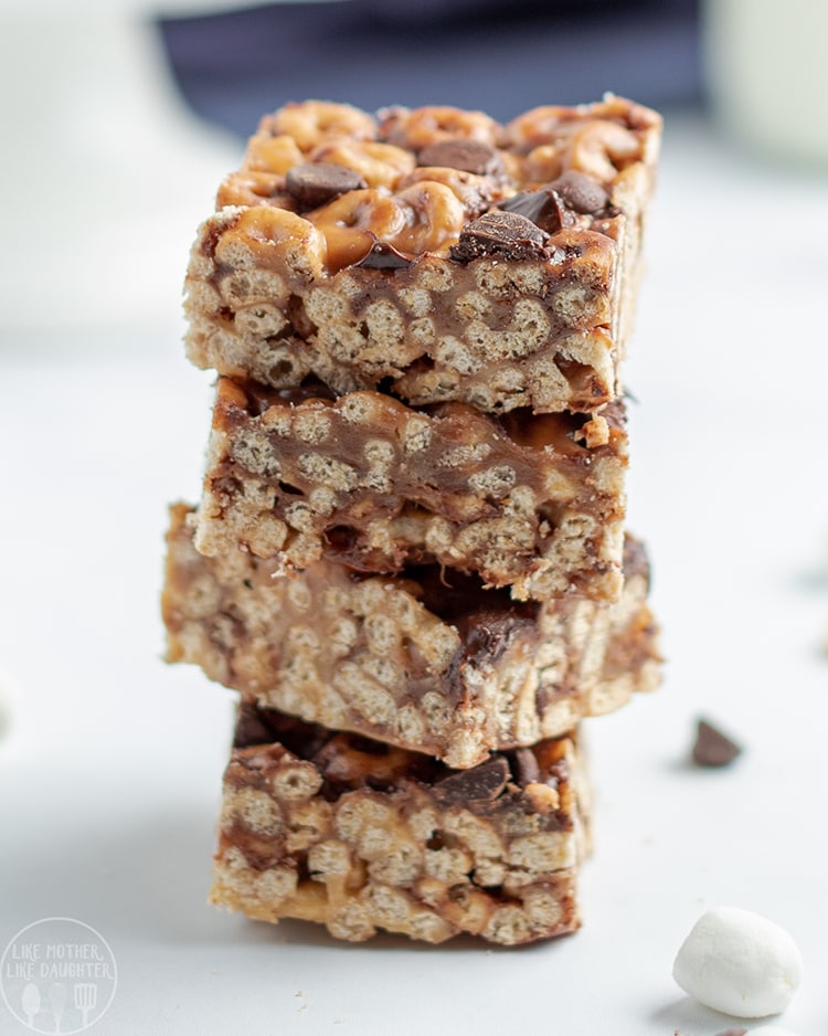 Cheerio bars coated in peanut butter and marshmallow, and full of chocolate chips