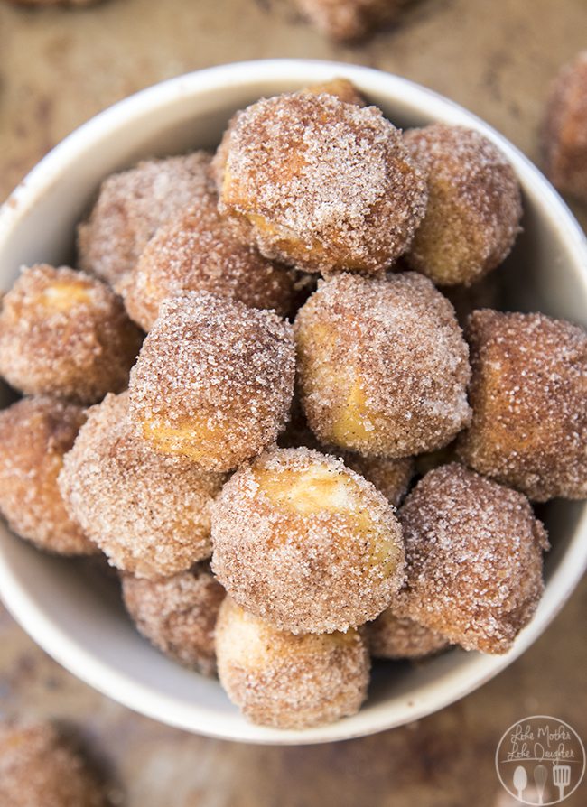 Cinnamon Sugar Soft Pretzel Bites - These cinnamon sugar sbites are perfect soft pretzels with a chewy pretzel crust coated in cinnamon sugar. Perfect served with a warm cream cheese dip!