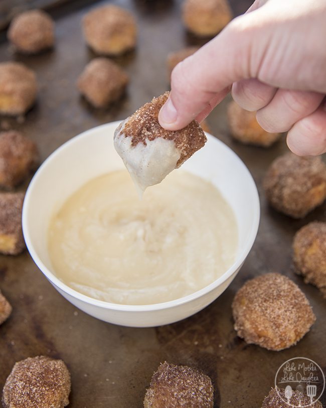 Cinnamon Sugar Soft Pretzel Bites - These cinnamon sugar sbites are perfect soft pretzels with a chewy pretzel crust coated in cinnamon sugar. Perfect served with a warm cream cheese dip!