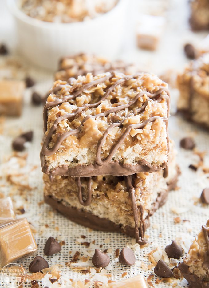 Close image of two stacked samoa rice krispie treats.