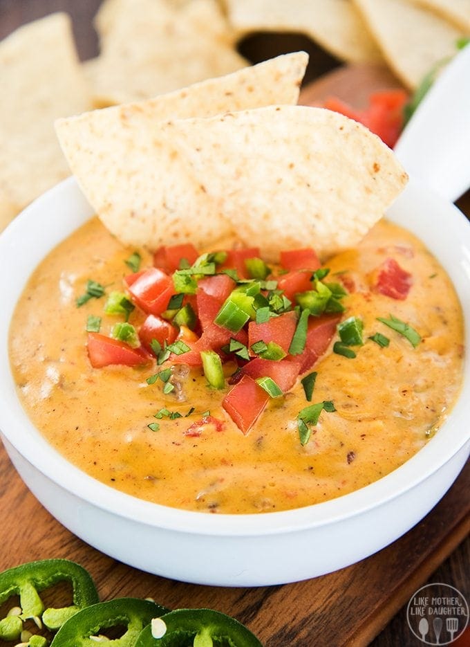 Beef Queso Dip – Like Mother, Like Daughter