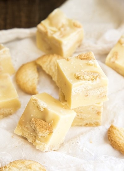 A pile of lemon fudge pieces with cookies in them.
