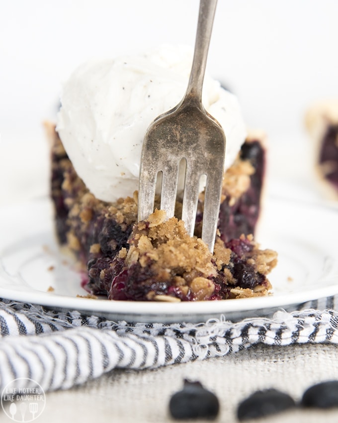 Blueberry Crumb Pie Like Mother Like Daughter 