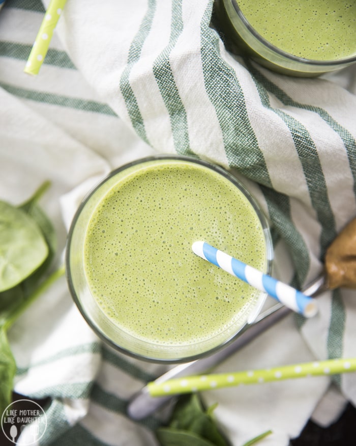 Spinach Banana Smoothie with peanut butter 