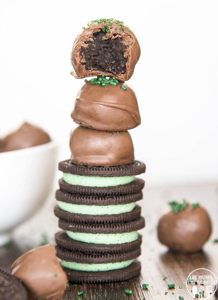 How to Make Oreo Balls with Mint Oreos