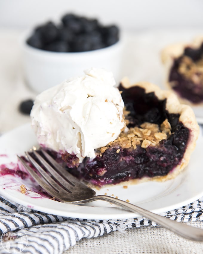 Blueberry Pie with Crumb Topping