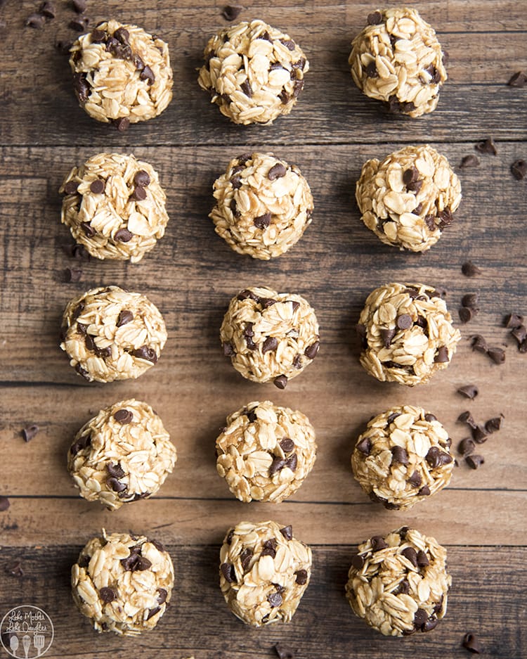 Peanut butter banana oat energy bites
