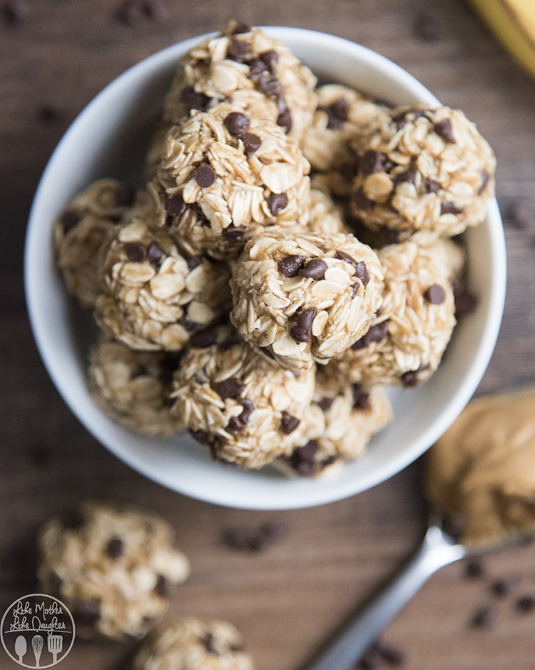 These peanut butter banana energy balls are the perfect snack!