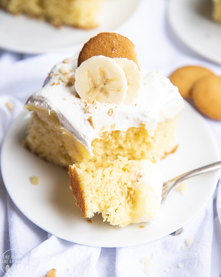 Banana Cream Pie Poke Cake