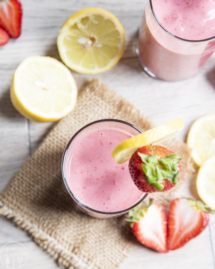 Strawberry Lemonade Smoothie in a glass