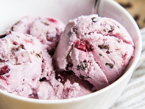 https://lmld.org/wp-content/uploads/2019/07/Cherry-Chocolate-Chip-Ice-Cream-7-500x375.jpg