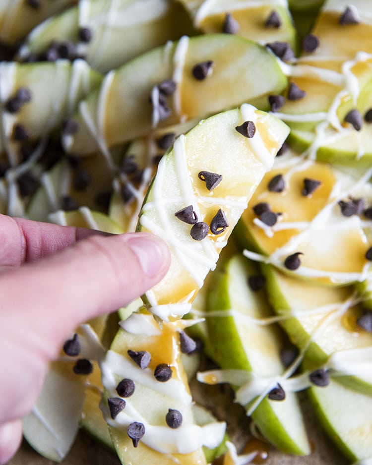 Apple slice with caramel white chocolate and mini chocolate chips
