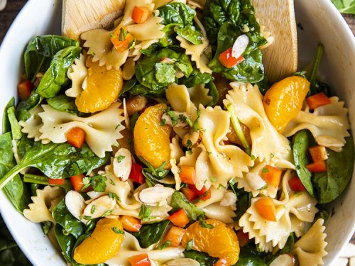 https://lmld.org/wp-content/uploads/2020/06/Mandarin-Spinach-Pasta-Salad-2-500x375.jpg