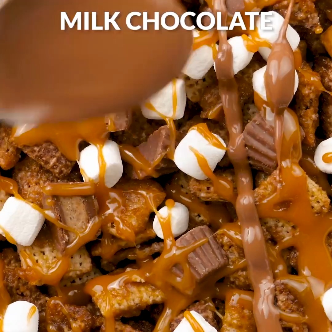 Armiya porno Porno tomosha qiling: Yetti kishi bittasini sikadi