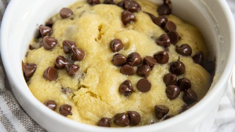 1 Minute Chocolate Chip Cookie in a Mug No Egg - No Butter